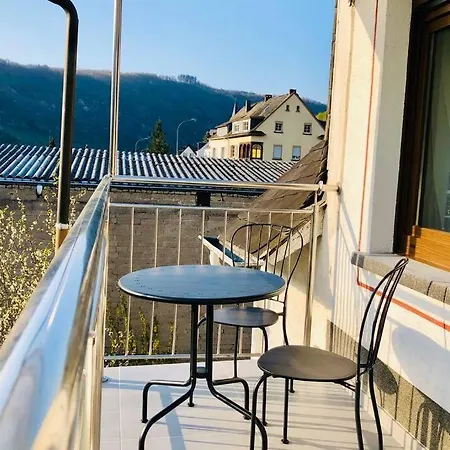 Haus Mosel Tales In Fuer Bis Zu 9 Personen * 코헴