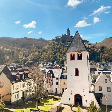 Haus Mosel Tales In Fuer Bis Zu 9 Personen * 코헴